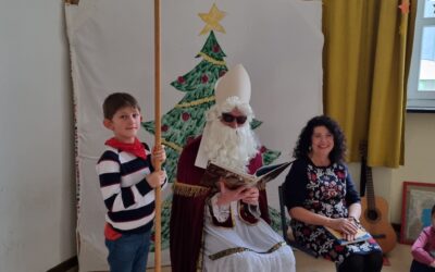 Der Nikolaus zu Besuch in der Grundschule