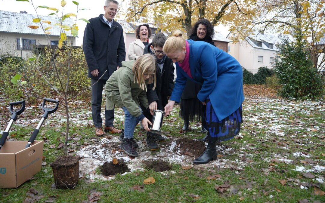 Hohen Besuch empfangen: Bildungsministerin Christine Streichert-Clivot zu Gast an unserer Schule